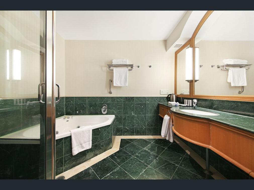 Deluxe Private Apartment And Studio - Ocean Views Gold Coast Exterior foto