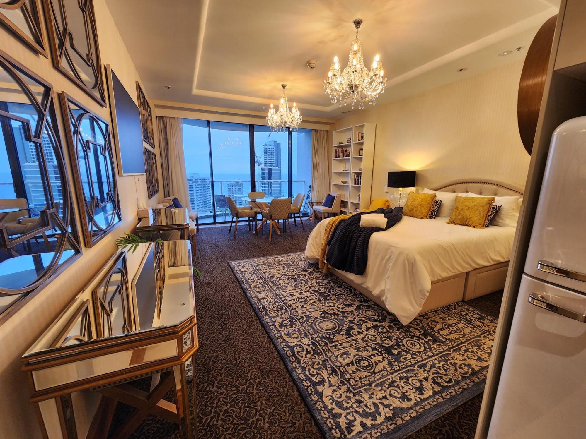 Deluxe Private Apartment And Studio - Ocean Views Gold Coast Exterior foto